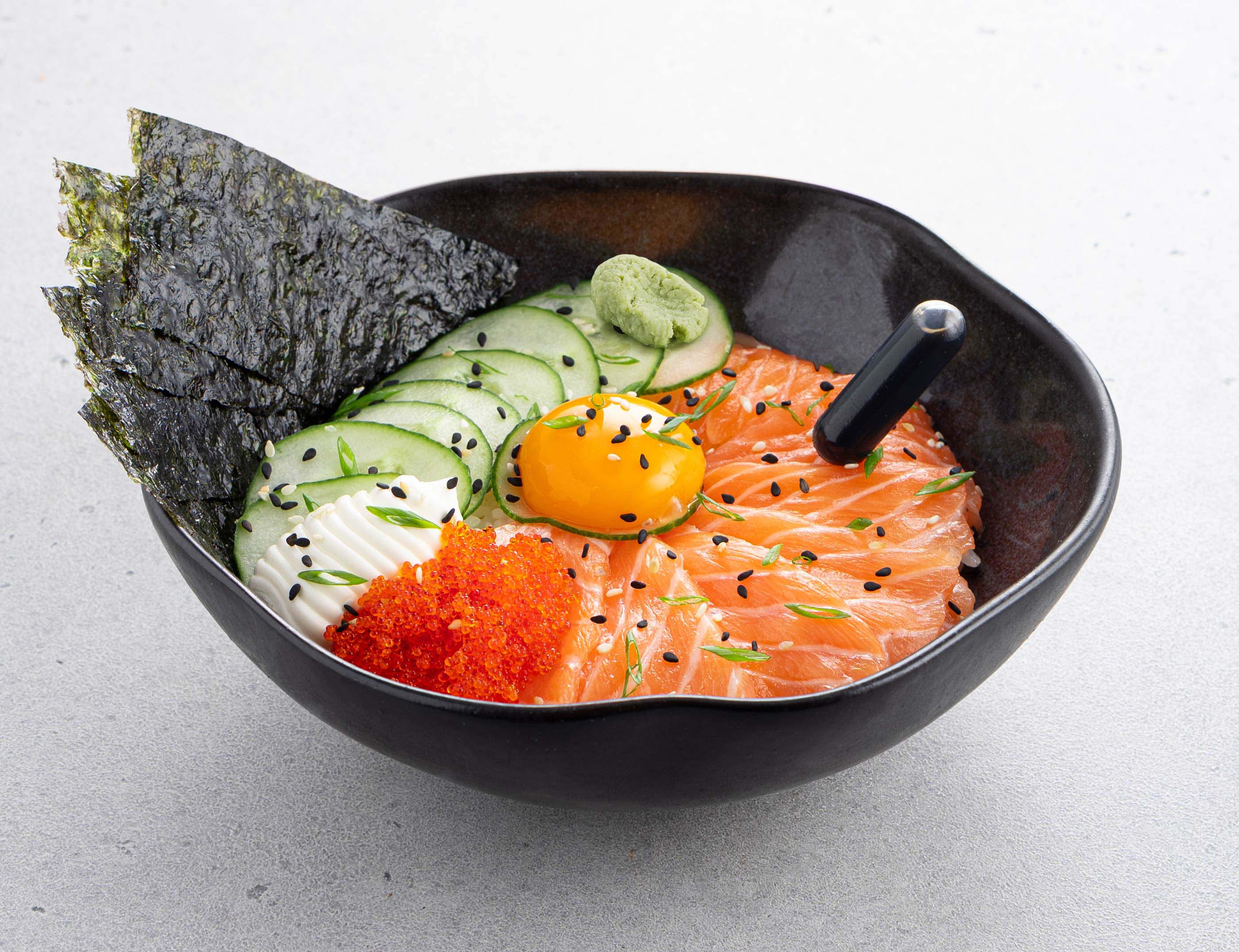 Донбури с лососем