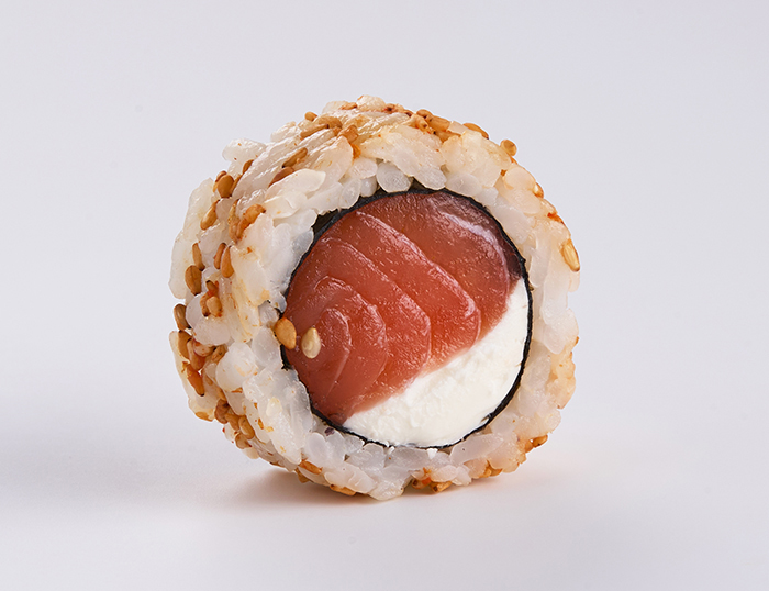 Ролл Лосось с кунжутом кимчи (8 шт)