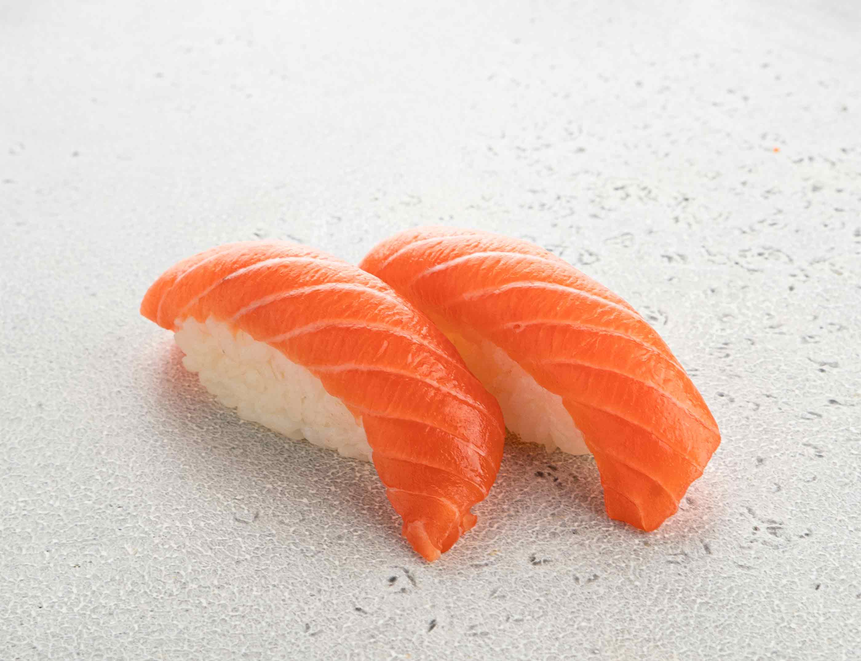 суши острые с лососем 4 шт Суши с лососем (2 шт)