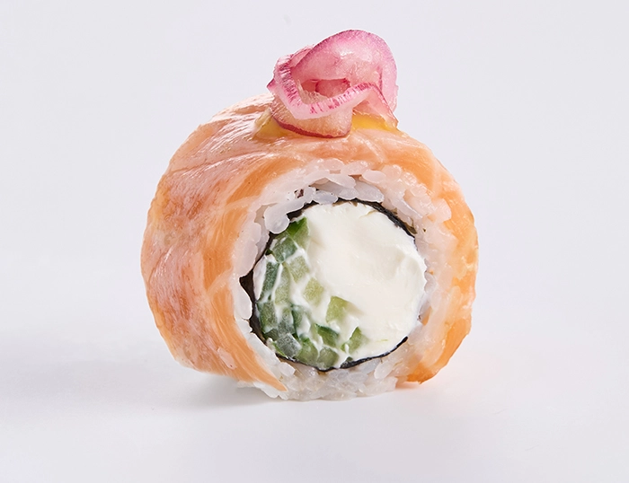 Ролл опаленная Филадельфия с соусом манго (8 шт)