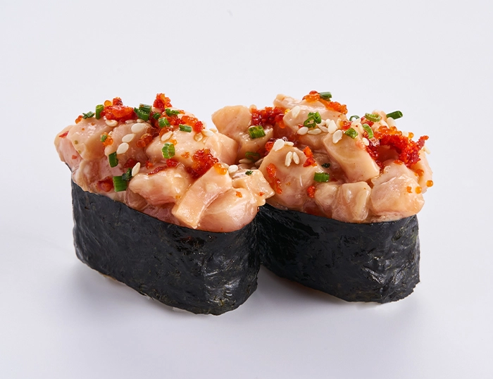 Запеченные суши с лососем (2 шт)
