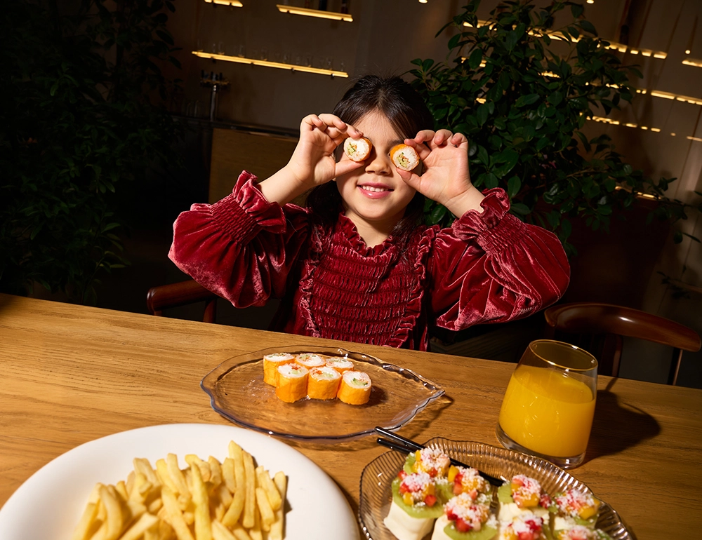 Дамы, с 8 Марта!