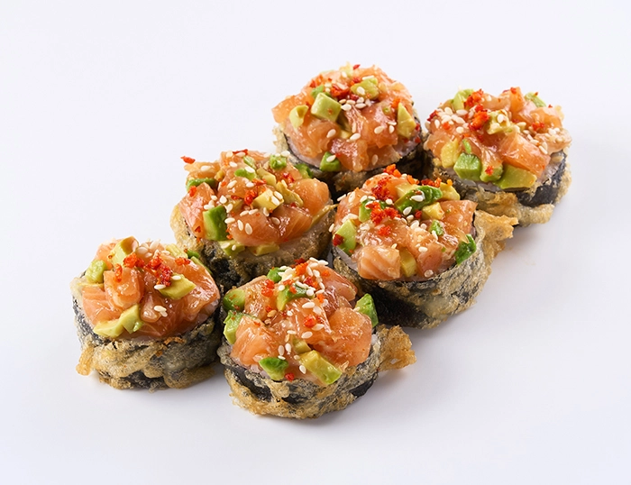 Темпура ролл с лососем (6 шт)