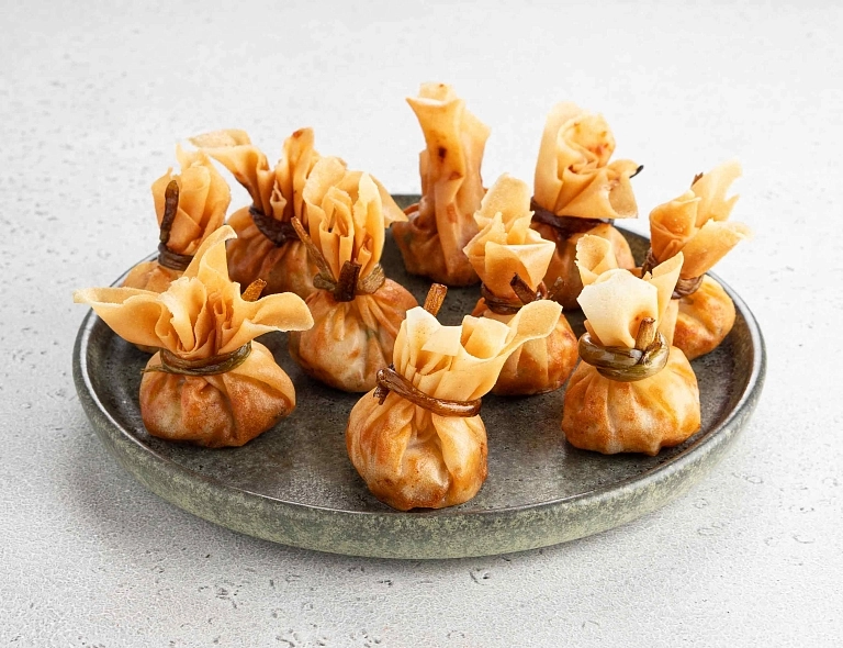 Жареные пельмешки с креветкой (10 шт)