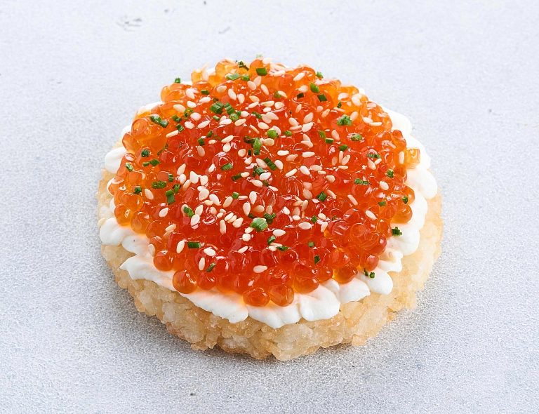 Бутерброд с жареным рисом и икрой