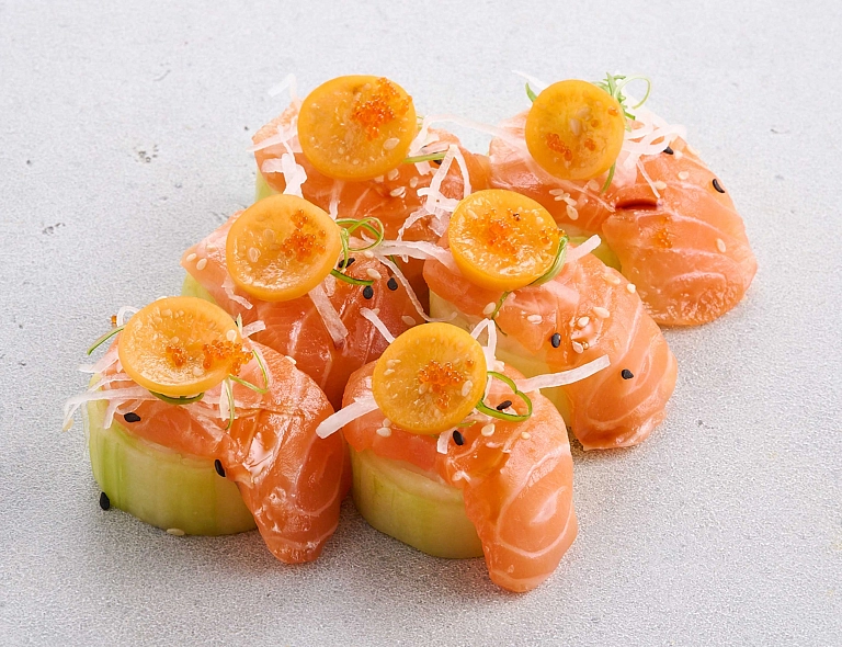 Сашими ролл с лососем (6 шт)